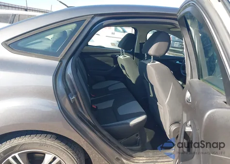 2014 Ford Focus Se z USA, uszkodzony, nr VIN 1FADP3F28EL368154